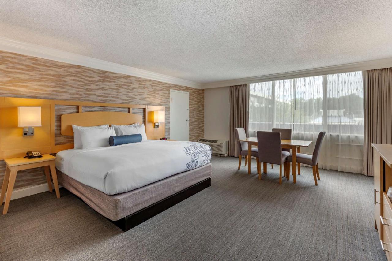Best Western Plus University Inn Winston-Salem Exterior foto